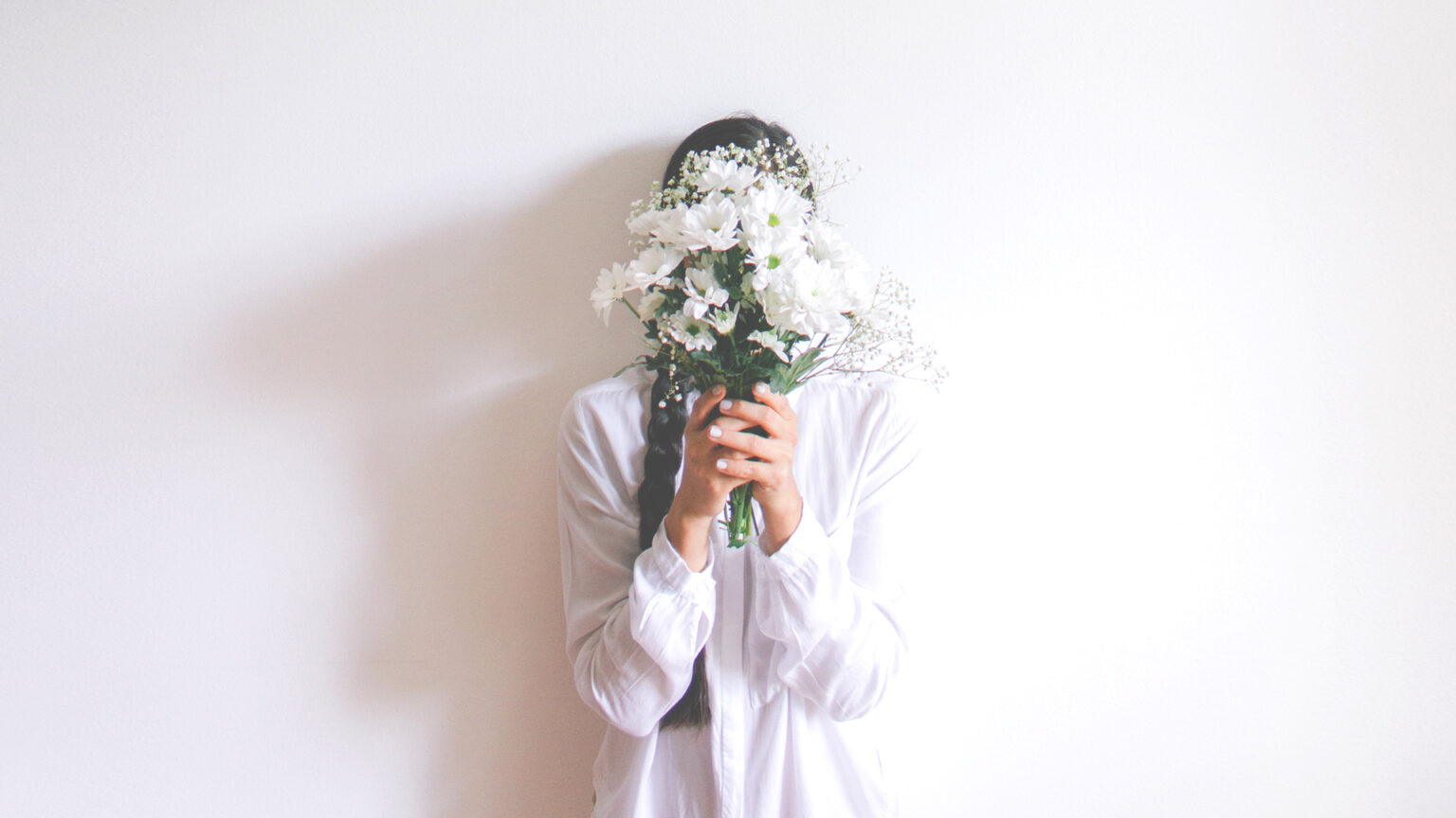 Mengapa Introvert Sering Disalahpahami? Mitos vs Fakta